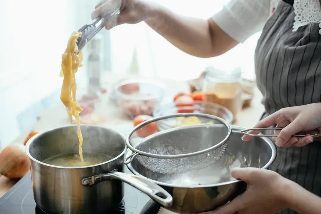 So gelingt der private Kochanlass: Planungstipps aus dem Kochatelier